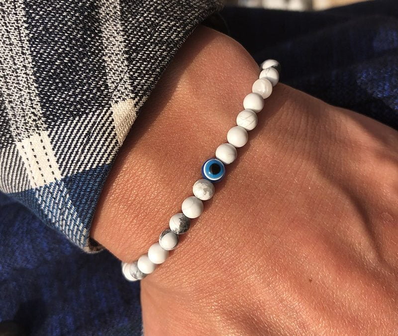 Peut-on porter plusieurs bracelets de pierres en même temps ?